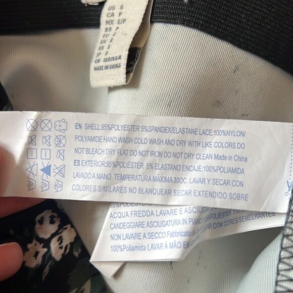 3 for $30! Forever 21 floral tube skirt. Size small - Picture 4 of 5